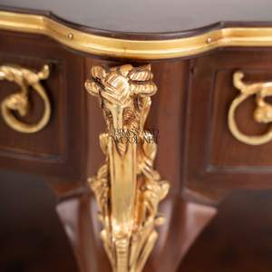 Table basse ronde de luxe avec détails en laiton faits à la main et élégantes incrustations en bois pour une décoration classique de salon - Product Image 6