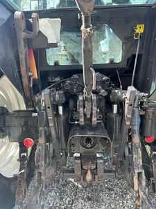 รถแทรกเตอร์ Valtra 6750 มือสอง 90 แรงม้า เกียร์ธรรมดา ห้องโดยสารปิด สำหรับงานเกษตรกรรม - Product Image 4