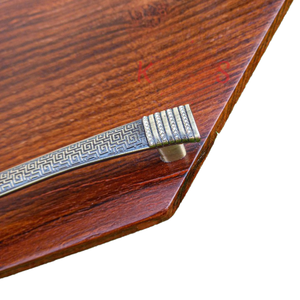 Juego de 3 bandejas tradicionales talladas en madera de sheesham 100% pura con asas metálicas, artesanía en madera de Pakistán - Product Image 2