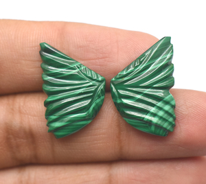 Tallado de cristal de mariposa de malaquita: 25X15mm Par de mariposas talladas a mano de malaquita natural sin tratar Tallas de piedras preciosas de 27,45 CT - Product Image 1