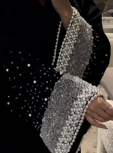 Vente en gros de robes de prière musulmanes pour femmes adultes, longues, en soie, style Dubaï, à manches à volants, anti-plis, faites main, de luxe, de haute qualité et élégantes, personnalisables - Product Image 2