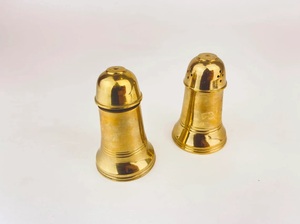 Ensemble de poivre de sel en laiton d'aspect antique avec fini à grain lisse et corps léger parfait pour l'élégance de table de tous les jours - Product Image 6