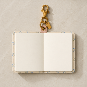 LABON Taccuino A7 Personalizzato con Portachiavi, Copertina Crema, Stampa Non Ti Scordar di Me, Testo in Lamina d'Oro, Ciondolo per Borsa, Mini Taccuino Regalo OEM ODM - Product Image 4