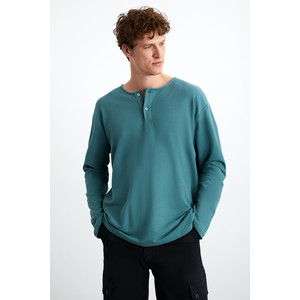 เสื้อสเวตเชิ้ตผู้ชาย GRIMELANGE Lorenzo รุ่นพิเศษ ผ้าฝ้ายออร์แกนิก 100% ลาย Rustik พร้อมกระดุมตกแต่ง ทรงปกติ - Product Image 4