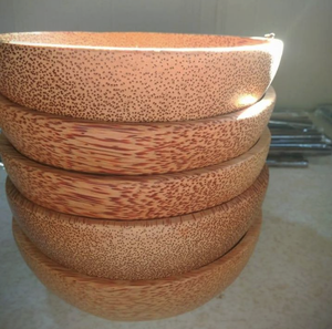 Bol de présentation en bois de coco de qualité supérieure pour la décoration de table et le service de table, fabriqué à la main avec soin au Vietnam - Product Image 3