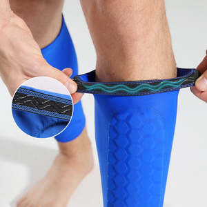 Espinilleras de Plástico Profesionales Ligeras Más Vendidas, Protección Integral para Fútbol, Inserción de Logotipo Personalizado - Product Image 2