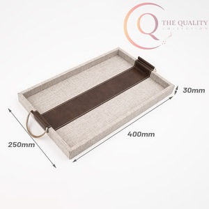Plateau de service rectangulaire en bois de qualité supérieure avec poignées ergonomiques, conçu pour le confort et le style - Product Image 4