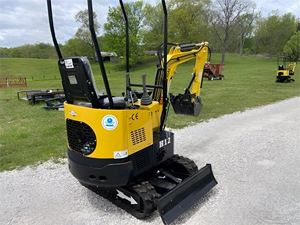 VENTE FLASH D'USINE 2022 AGROTK H12 Mini-excavatrice agricole de type chenille de 1 tonne avec moteur et pompe Haute efficacité à vendre - Product Image 6