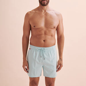 Pantalones cortos de playa de estilo callejero al mejor precio con cintura elástica logotipo personalizado patrón sólido pantalones cortos de playa en blanco personalizables - Product Image 2