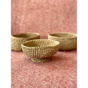 Vente en gros de pantoufles et sandales marocaines en raphia faites à la main, chaussures tissées écologiques pour femmes et hommes, fournisseur direct de commandes en gros - Product Image 1