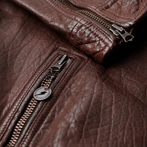 Nouvel arrivage de veste en cuir pour hommes de style classique Veste en cuir de motocyclette de couleur unie au design unique et vêtements de sport - Product Image 5