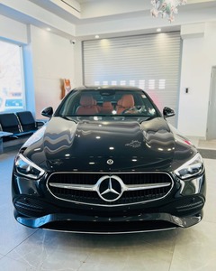 Mercedes-Benz Classe C Série 2023 d'occasion prête à être expédiée dans le monde entier - Product Image 1