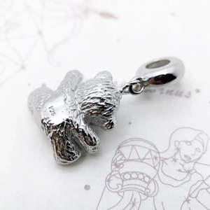 Collier en argent avec breloque ours, cadeau idéal pour une occasion spéciale - Product Image 3