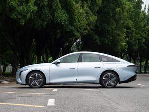 Véhicule électrique d'occasion Xi-ng-hai S7 haute puissance, longue autonomie, voiture de luxe à énergie nouvelle, batterie 50-70 kWh, couple de 100 Nm - Product Image 2
