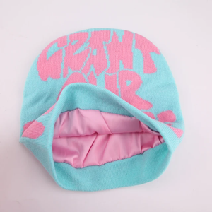 Bonnet d'hiver personnalisé en tricot avec logo brodé en jacquard 100% acrylique avec doublure en satin de soie doublé en satin à l'intérieur - Product Image 3