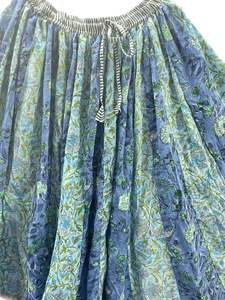 กระโปรงผ้าฝ้ายสไตล์โบฮีเมียนสำหรับผู้หญิงกระโปรงผ้าฝ้ายสไตล์พื้นเมืองโบฮีเมียนมือไม่เหมือนใครพิมพ์ลายดอกไม้เย็บปะติดปะต่อกันดีไซน์พลิ้วไหวใส่สบาย - Product Image 4