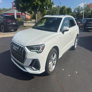 Audi Q3 2024 Usado, Asientos de Cuero, Automático - Product Image 1