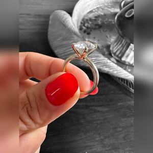 Anillo de Compromiso y Boda de Lujo de Oro Sólido de 18K con Diamante Ovalado de Laboratorio de 2 CT, Certificado IGI VVS2/VVS1, Compra al por Mayor de Fábrica - Product Image 4