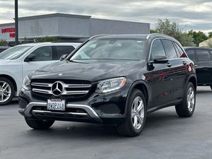 Mercedes-Benz GLC 300 Plus 2016 Usado en Buen Estado, Sin Accidentes, Volante a la Izquierda/Derecha - Product Image 2