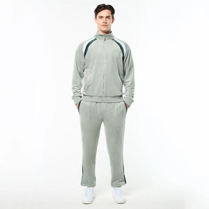 Survêtement pour hommes Production et approvisionnement en gros de vêtements du monde entier pour les marques de vêtements de sport, les détaillants et les acheteurs de l'industrie de la mode - Product Image 1
