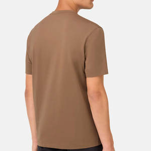 Conjunto de camiseta y pantalones de última moda para hombre Conjunto de camiseta y pantalones transpirables de color sólido para hombre - Product Image 3