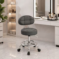Tabouret de bar pivotant moderne et réglable avec dossier, chaise de salon à hauteur réglable hydrauliquement avec repose-pieds chromé et roulettes