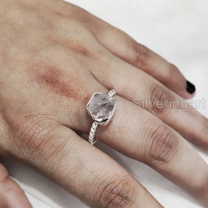 Anillo de piedra en bruto para mujer, piedra preciosa de cuarzo rosa crudo Natural, piedra natal de abril, banda trenzada hecha a mano, anillo de Plata de Ley 925 - Product Image 4