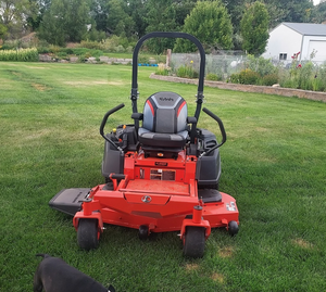 Cortadora de Césped Kubota Z252KW de 25-30 HP con Giro Cero, Plataforma de Corte de 52 Pulgadas, Hidrostática, Comercial - Product Image 1