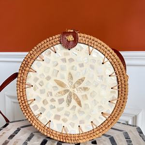 Sacs en fibre de rotin écologiques, sacs à main de Bali, sacs à main les plus vendus, pochette personnalisée avec logo imprimé, support pour la personnalisation. - Product Image 4