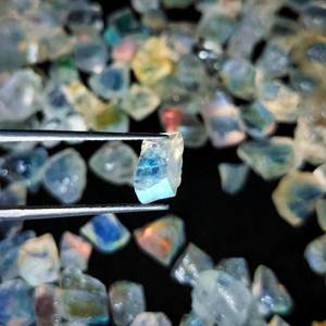 Piedra lunar arcoíris de Madagascar, piedra preciosa cruda, piedra lunar multifuego, piedra preciosa áspera, piedra lunar azul rara para hacer joyería de alto grado - Product Image 3