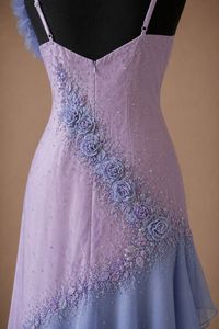 Robe de cocktail en organza avec applique florale haut de gamme, broderie à la main de perles et de paillettes, robe élégante pour femme pour les occasions de fête - Product Image 4