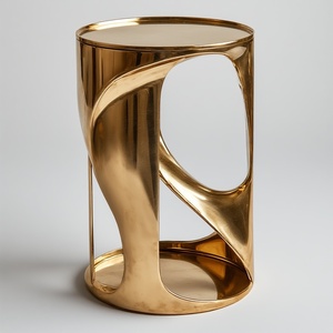 Table d'appoint en métal de style postmoderne de luxe avec finition en PVD doré sur mesure, idéale pour la décoration de la maison, avec fonction de miroir. - Product Image 2