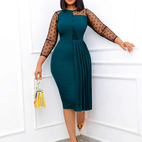 Robe crayon professionnelle en polyester et élasthanne avec une coupe ajustée élégante et un stretch confortable pour une tenue de bureau toute la journée