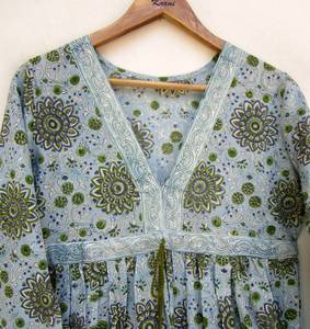 2025 Nuevas llegadas Últimas tendencias Azul marino Hilo teñido Rayas una línea Vestido camisero Vestido de mujer más vendido a precios al por mayor - Product Image 4