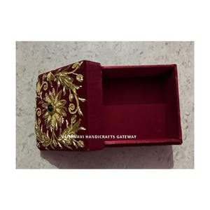 Caja de joyería de tela de trabajo con bordado a mano cuadrado moderno 100 piezas para regalar y decorar - Product Image 2