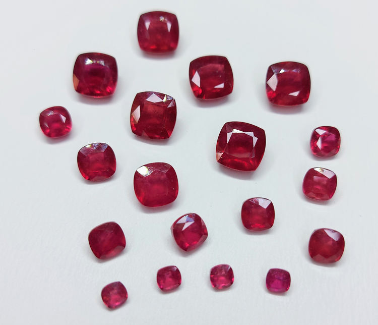 นกพิราบสีแดง