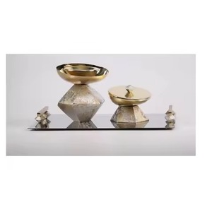 Support décoratif d'arôme de brûleur en métal Bakhoor pour une odeur de chambre douce et un confort spirituel - Product Image 1