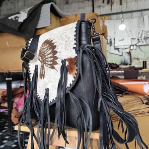 Sac en cuir de vachette occidental en relief au laser sac à bandoulière en cuir de fourrure avec sangle d'outillage à la main sac à main de qualité supérieure sac à pompon - Product Image 2