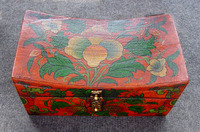 Boîte à bijoux tibétaine artisanale Asthamangal en bois de teck, 6x5x3 pouces, intérieur doublé de velours, système de verrouillage traditionnel, serrure à clé