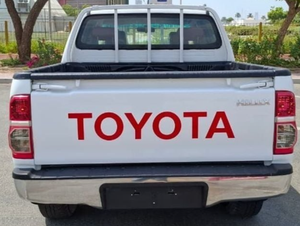 Pick-up Toyota Hilux, conduite à gauche, toutes options, très propre et en parfait état - Vente saisonnière de voitures d'occasion - Product Image 6