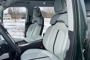 Vehículos Usados de Segunda Mano 2023 Rlvian R1S Listos para Enviar - Product Image 6