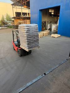 Granulés de bois en briquettes EN Plus A1, combustible pour système de chauffage, 4500 Kcal/kg, livraison à domicile disponible - Product Image 4