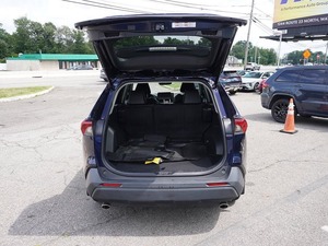 Toyota RAV4 XLE Premium 2024 Usado en Venta, Asientos de Cuero, Cámara Trasera, Emisión Euro III, 8L - Product Image 6