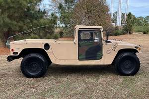 AM General M1097R1 d'occasion de 2012 - Product Image 2