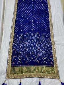 Sari Étnico de Seda Gaji con Bordado de Lentejuelas de 3mm, Diseño Sólido, Elástico y Ecológico - Product Image 2