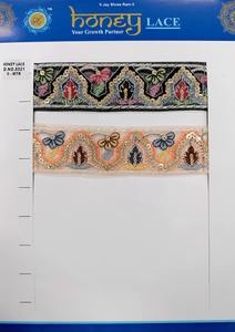 Tela de encaje bordado floral colorida vibrante y detallada con patrones intrincados, perfecta para la moda de alta gama - Product Image 4