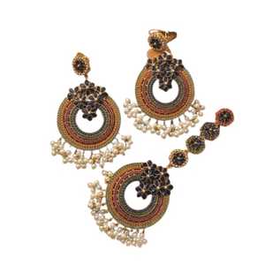 Boucles d'oreilles de mariage traditionnelles, ensembles de bijoux fantaisie, boucles d'oreilles Jhumki faites à la main pour femmes, bijoux fantaisie à vendre - Product Image 1