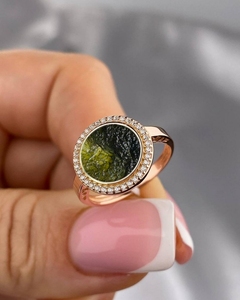 Anillo de piedras preciosas de moldavita sin cortar natural, banda delgada, anillo de diseñador de punta redonda ajustable, anillo de aniversario para mujeres y niñas - Product Image 2