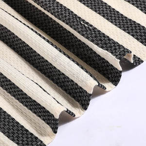 Serviette de plage douce avec un tissu de haute qualité qui reste lisse et absorbant après chaque lavage - Product Image 6