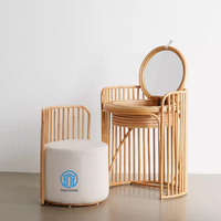 Le plus récent ensemble unique de vanité et de tabouret en rotin naturel fait à la main de meilleure qualité pour la décoration de la maison fabriqué au Vietnam grossiste